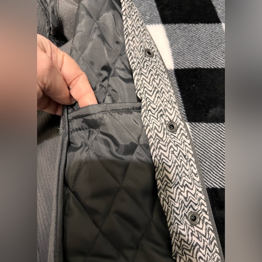 Merona Women’s Gray Medium Jacket with Pockets Inside & Out With Zipper & Snaps - Picture 6 of 12
